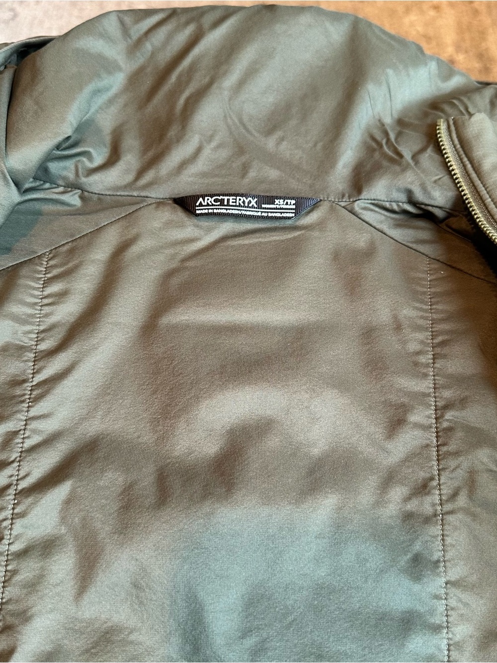 Arc'teryx Women’s Long Atom XS - Picture 5 of 7